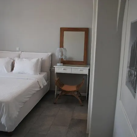 Ippokampos Beachfront Apartment Naxos City